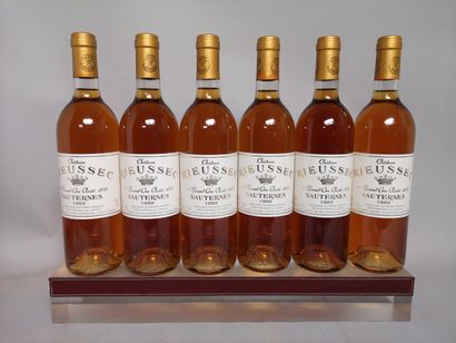 null 6 bouteilles Château RIEUSSEC - 1er Gcc Sauternes 1989. En caisse bois. 

1...