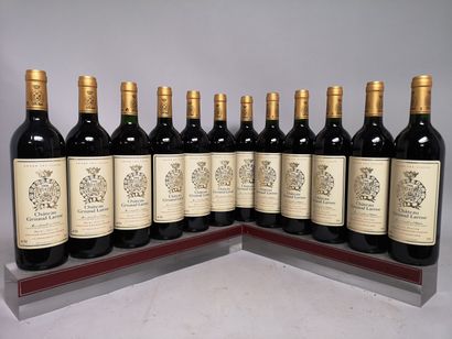 null 12 bouteilles Château GRUAUD LAROSE - 2é Gcc Saint Julien 1996. En caisse bois....