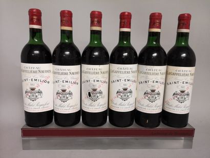 null 6 bouteilles Château LA GAFFELIERE-NAUDES - 1er GCC Saint Emilion 1962 

Etiquettes...