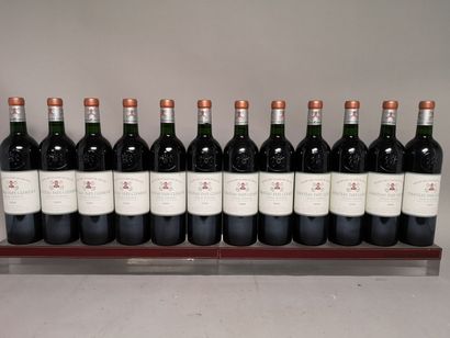 null 12 bouteilles Château PAPE CLEMENT - Gc Pessac Léognan 2000. En caisse bois....