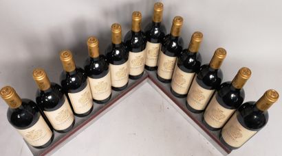 null 12 bouteilles Château GRUAUD LAROSE - 2é Gcc Saint Julien 2000. En caisse bois....
