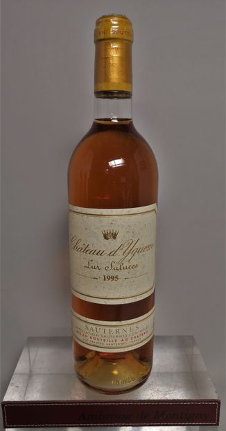 null 1 bouteille Château d'YQUEM - 1er cru supérieur Sauternes 1995 

Etiquette légèrement...