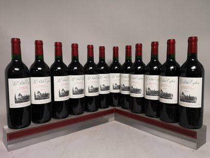 null 12 bouteilles La PETITE EGLISE 2nd vin de Ch. L'EGLISE CLINET - Pomerol 2000....