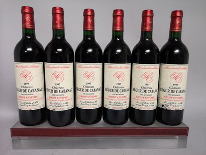 null 6 bouteilles Château SEGUR de CABANAC - Saint Estèphe 1997. En caisse bois....