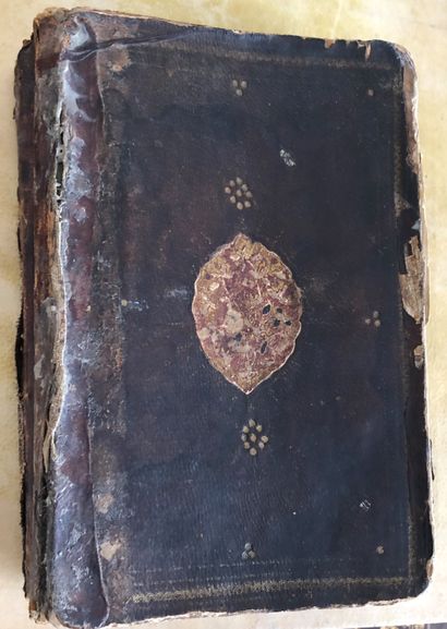 null Lot including :

- Two Koran

Leather binding, bad condition

- Jules ROMAINS...