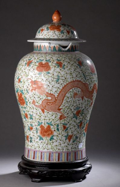 null A large covered baluster porcelain vase decorated with polychrome enamels of...