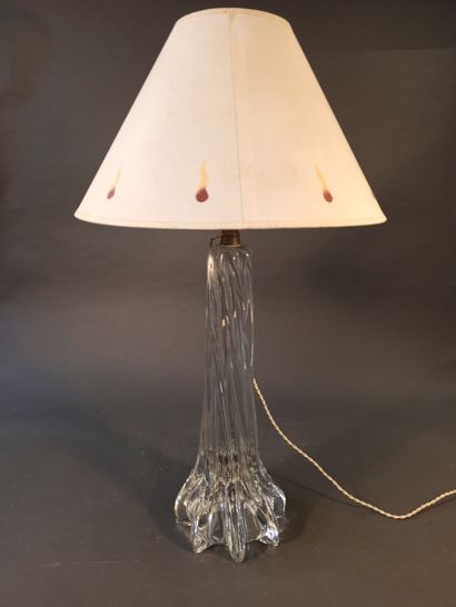 null BACCARAT

Table lamp in moulded crystal with twisted ribs. 

Height: 56 cm
