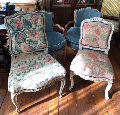 null Lot including : 

- Pair of Louis XV style low armchairs

79 x 63 x 46 cm

-...