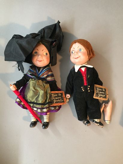 null Yerri and Gretel. Two dolls after Hansi.

Boxes

Accident on a leg for Yerri.

H...