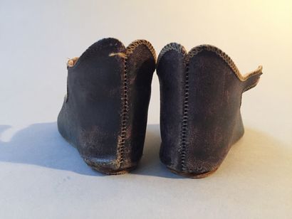 null Pair of shoes marked BEBE JUMEAU registered design

Size 15

Good condition