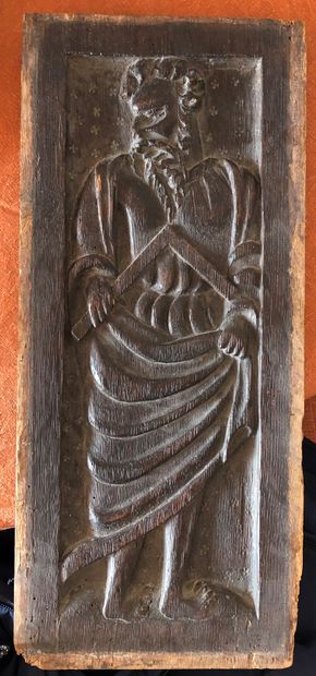 null France, 16th century ? 

Carved oak panel depicting an architect, fragment of...