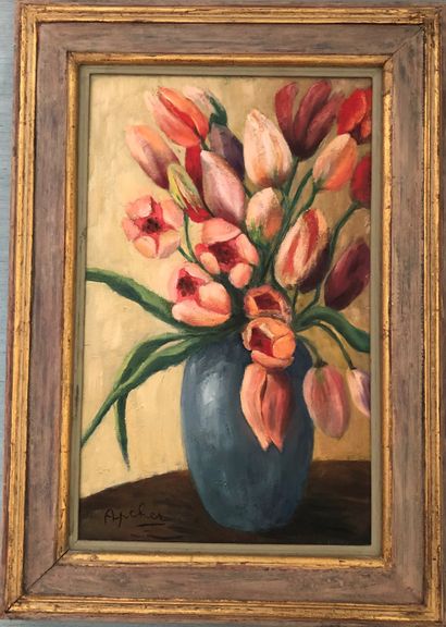 null APCHER (XXe siècle)

Bouquet de tulipes

Huile sur toile

Signée en bas à gauche

60...