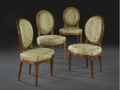 Two pairs of cabriolet chairs forming a suite...
