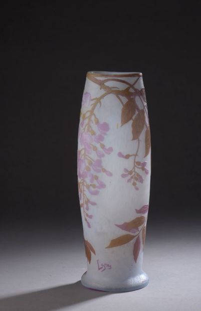 null LEGRAS

Vase. Industrial print made of lined glass, pink and light brown on...