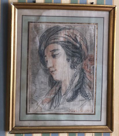  Ecole française 
Portrait de femme en buste de profil 
Fin du XVIIIe siècle-début...