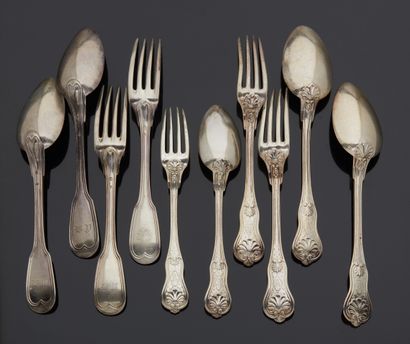 null Lot in silver 1st title 950‰ comprising five table settings filets model. 

Four...