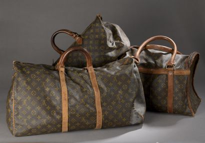 null LOUIS VUITTON

Lot composed of a Speedy, 40 cm, a Keepall, 55 cm, in Monogram...