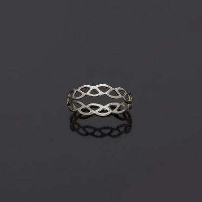 null * NESSA - Bague repercée en or gris 18K 750‰. Signée. 

Tour de doigt 52 Poids...