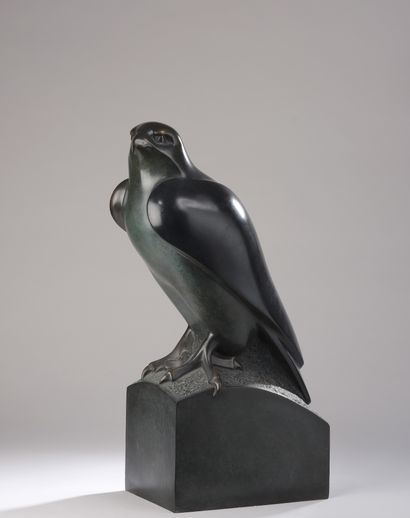 null François GALOYER (born in 1944)


Falcon


Bronze with brown patina.


Signed...