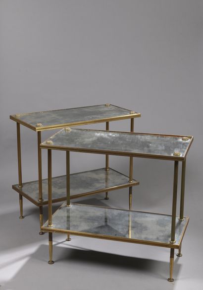 null BAGUÈS


Pair of double-top gilt metal sofa end tables, mirror-backed tops,...