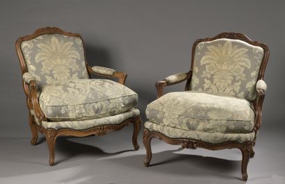 null PAIR OF LARGE flat-back beechwood armchairs, moulded and carved with foliage...