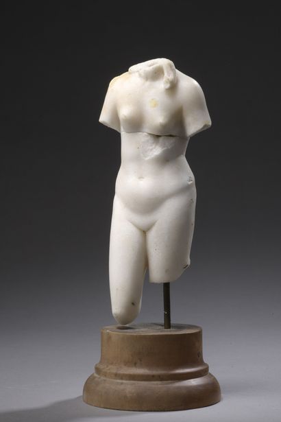 null Headless statue representing the naked goddess Venus slightly swaying, leaning...