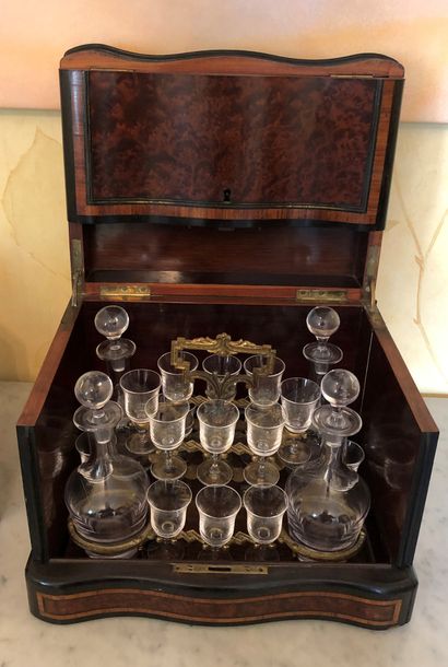 null House of Veuve P. SORMANI et fils and Paris, 10 rue Charlot 


A burr veneer...