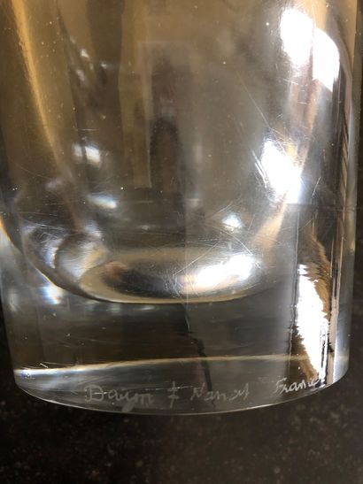 null DAUM France 


Vase en cristal signé.


H. : 22 cm


On y joint un petit vase...