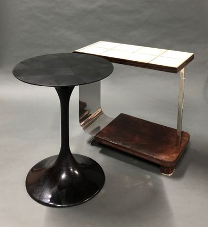 Small circular pedestal table in imitation...