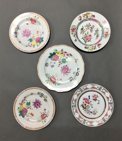 null CHINA


A dish and a pair of plates decorated with chrysanthemums.


Chips on...
