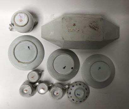 null 
DANS LE GOÛT DE SEVRES (marques diverses)







Part of a porcelain service...