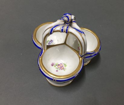 null In the taste of SEVRES


Triple saleron with handles decorated with polychrome...