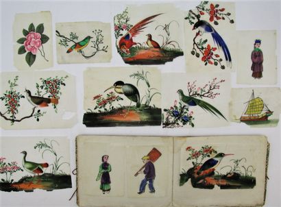  Ensemble de 20 petites peintures sur papier de riz représentant 8 oiseaux, 8 fleurs,...