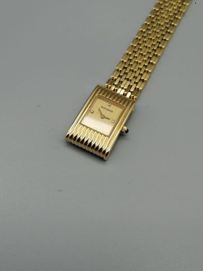 null BOUCHERON


Ladies' wristwatch in 18K yellow gold 750‰ "Reflet" model of rectangular...