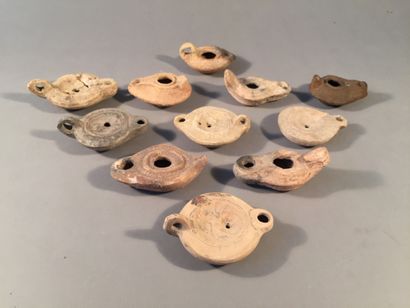 Lot composed of 11 oil lamps from the Roman...