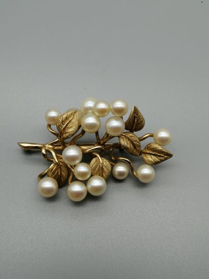 Brooch in 14K yellow gold 585‰, in the form...