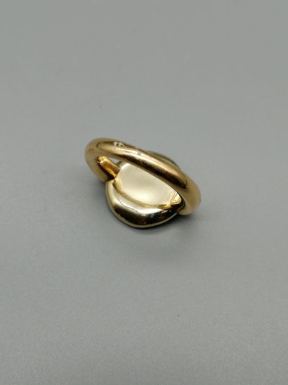 null POMELLATO


An 18K yellow gold 750‰ ring, "Sabbia" model, adorned with a round-shaped...