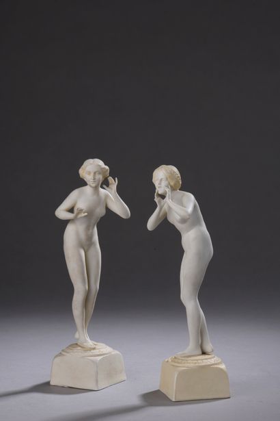 null Otto POERTZEL (1876-1963)


Two biscuit sculptures representing listening and...
