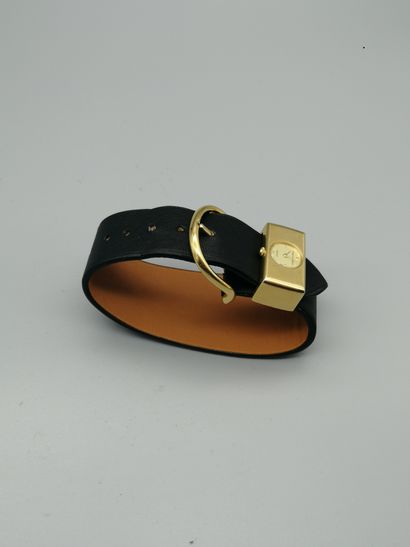 null TOKIO KUMAGAI by SEIKO


Ladies' wristwatch in gilded brass, black leather strap...