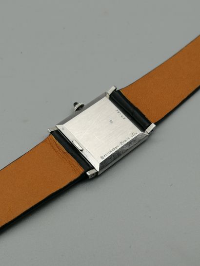 null BOUCHERON, OMEGA movement


Ladies' wristwatch in 18K white gold 750‰, square...