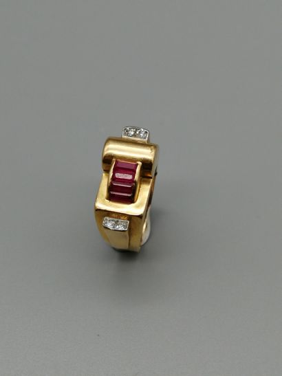 An 18K 750‰ two-tone gold ring, of geometric...