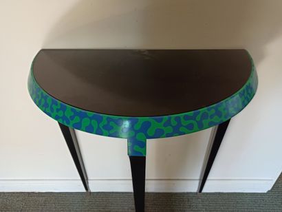 null Alessandro MENDINI (1931-2019)

Half moon console "Agrilo" model. Legs and top...