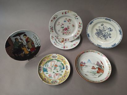 null Lot including CANTON and Compagnie des Indes : 

- Pair of two enamelled dishes...