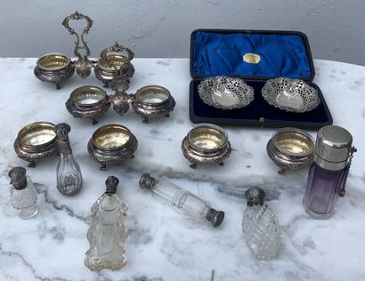 null Set of 8 silver saltcellars with white glass interior and rocaille decoration,...