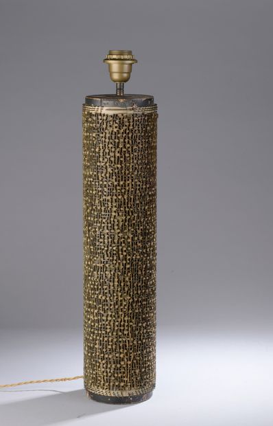 null ROULEAU D’IMPRIMERIE japonais en bois et métal. Monté en lampe.

H. 52 cm.