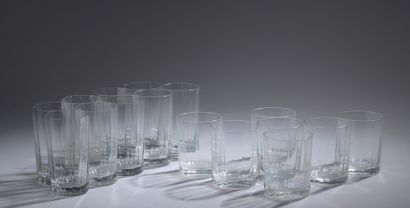 SET OF SEIZE GLASSES: nine water glasses...