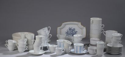 null LOT of tableware including cups and saucers in Sologne porcelain, cups and saucers...