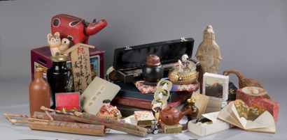 LOT of objects and souvenirs of travel including...
