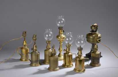 LOT comprising seven pigeon lamps, some electrified...