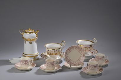 null LOT including a herbal tea pot (reported drawer) and two cups with saucers in...